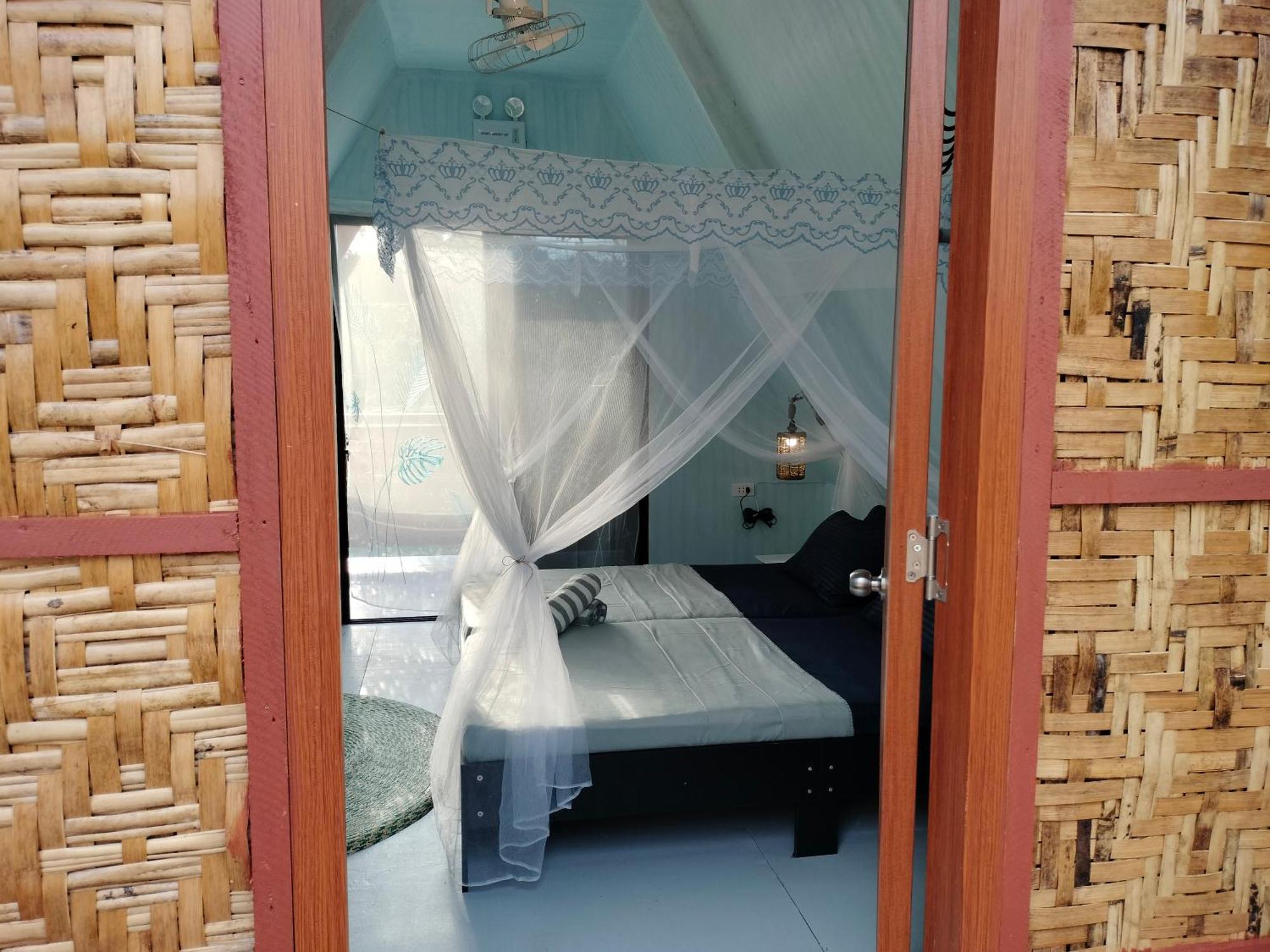 Riu Del Mar Hostel Dauis Eksteriør billede