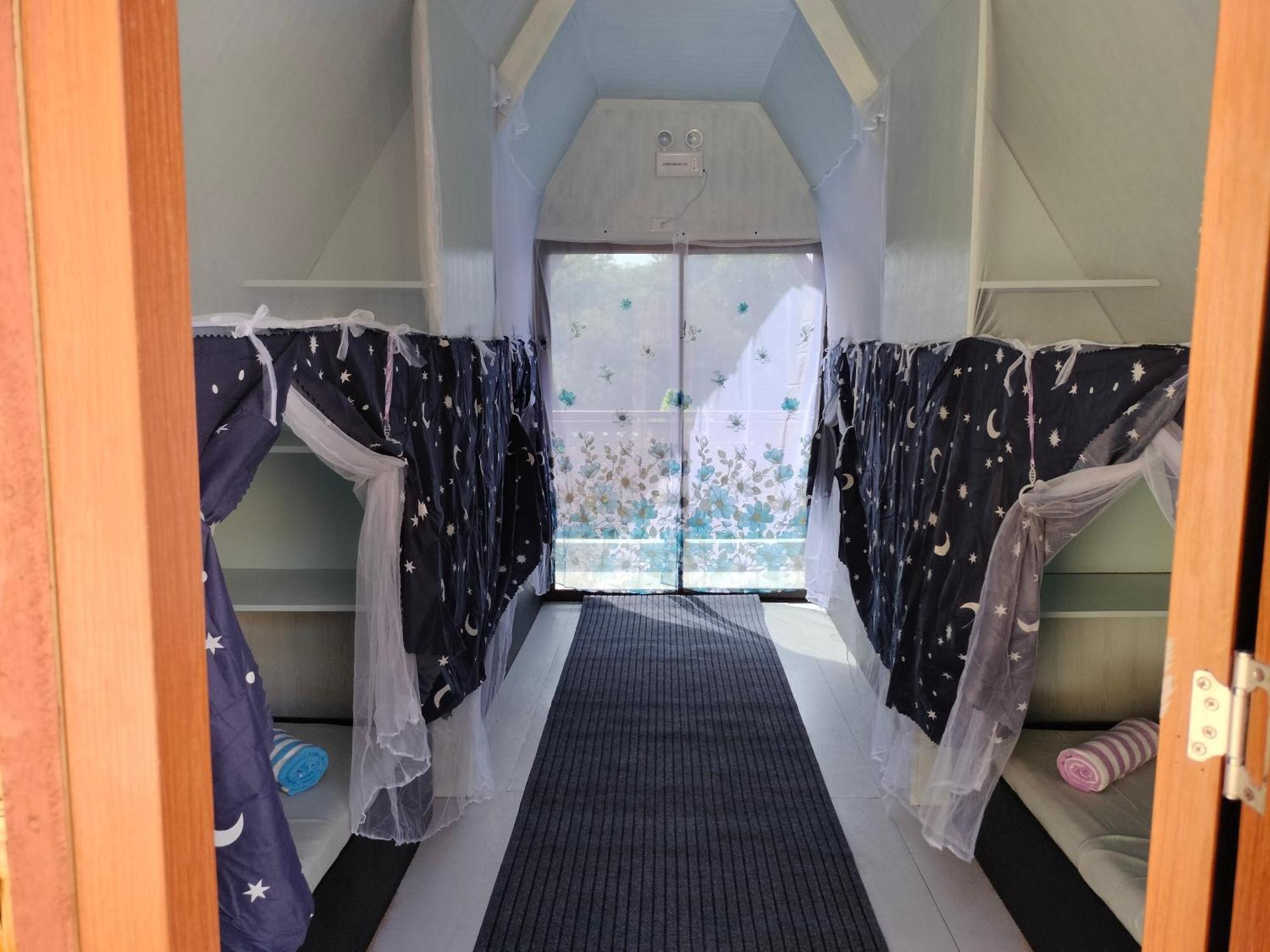 Riu Del Mar Hostel Dauis Eksteriør billede